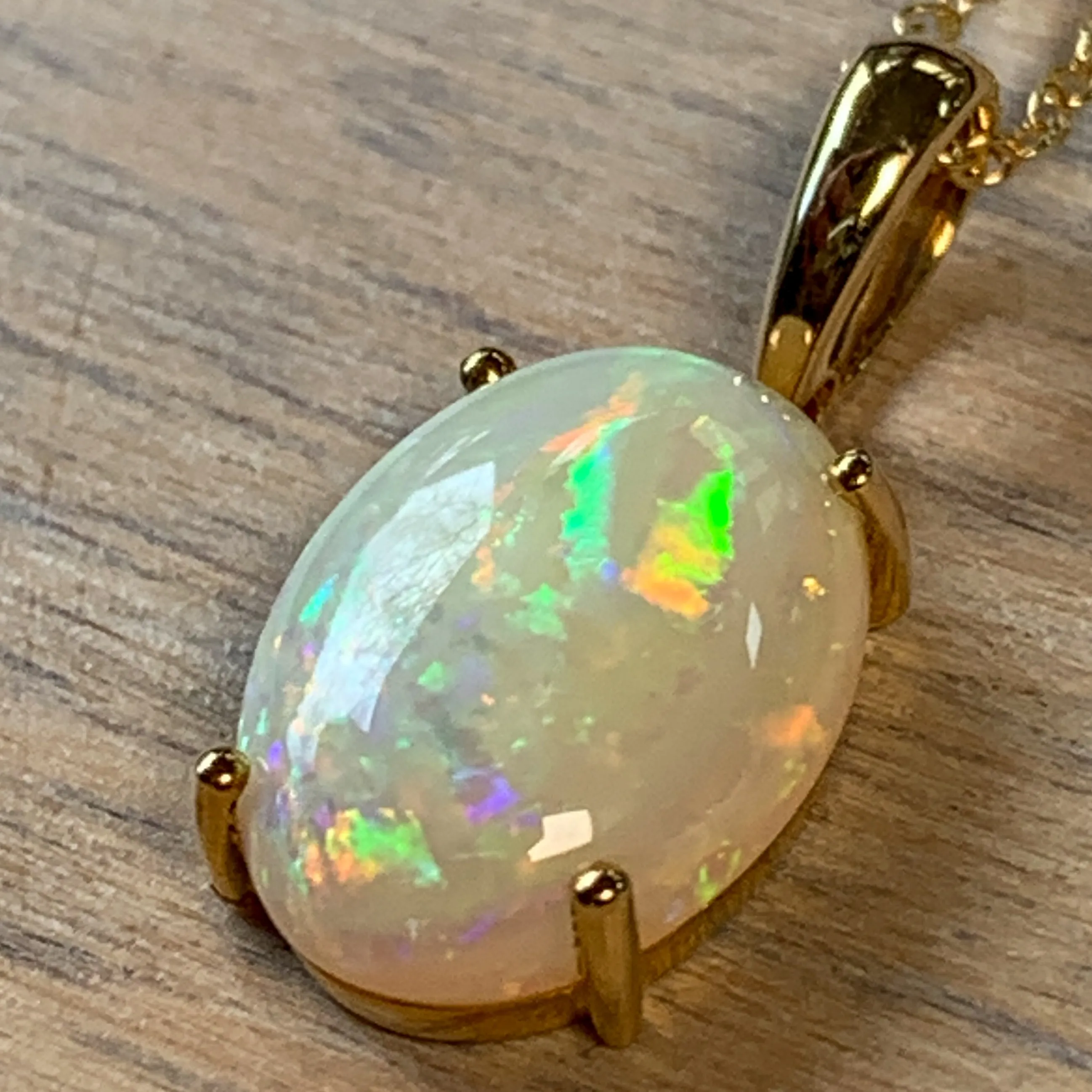 14kt Yellow Gold White Opal 13.7x10mm pendant