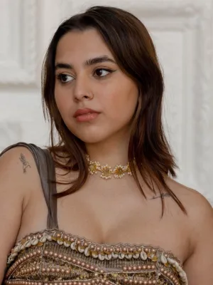 Aaliyah In Sunela Choker Yellow