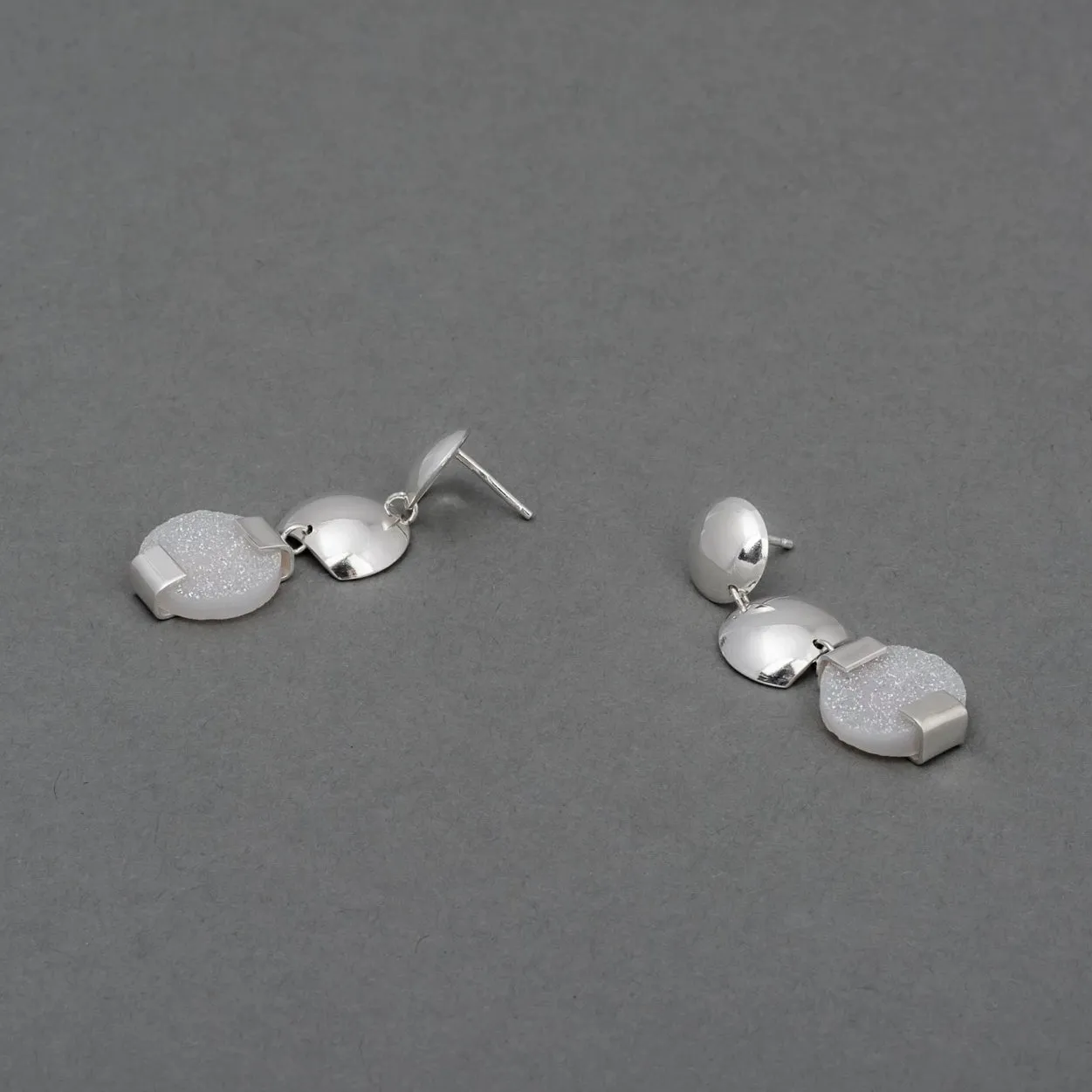 ALEXANDRIA DISC DROP EARRING