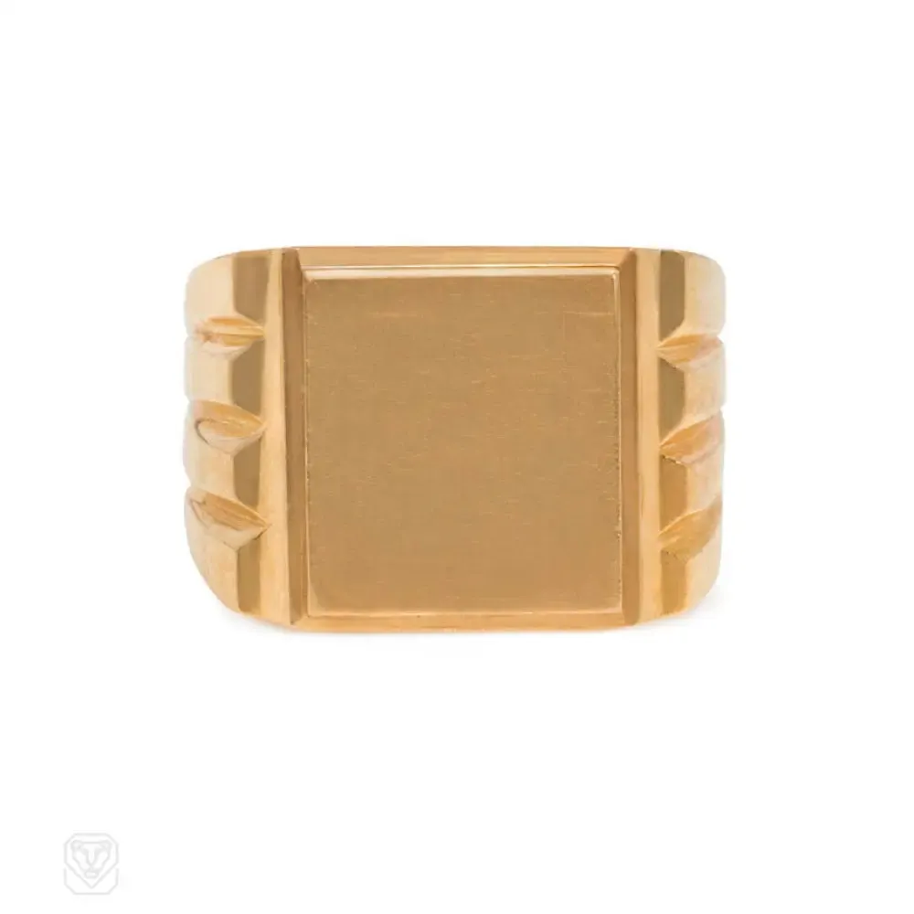 Art Deco gold signet ring, France