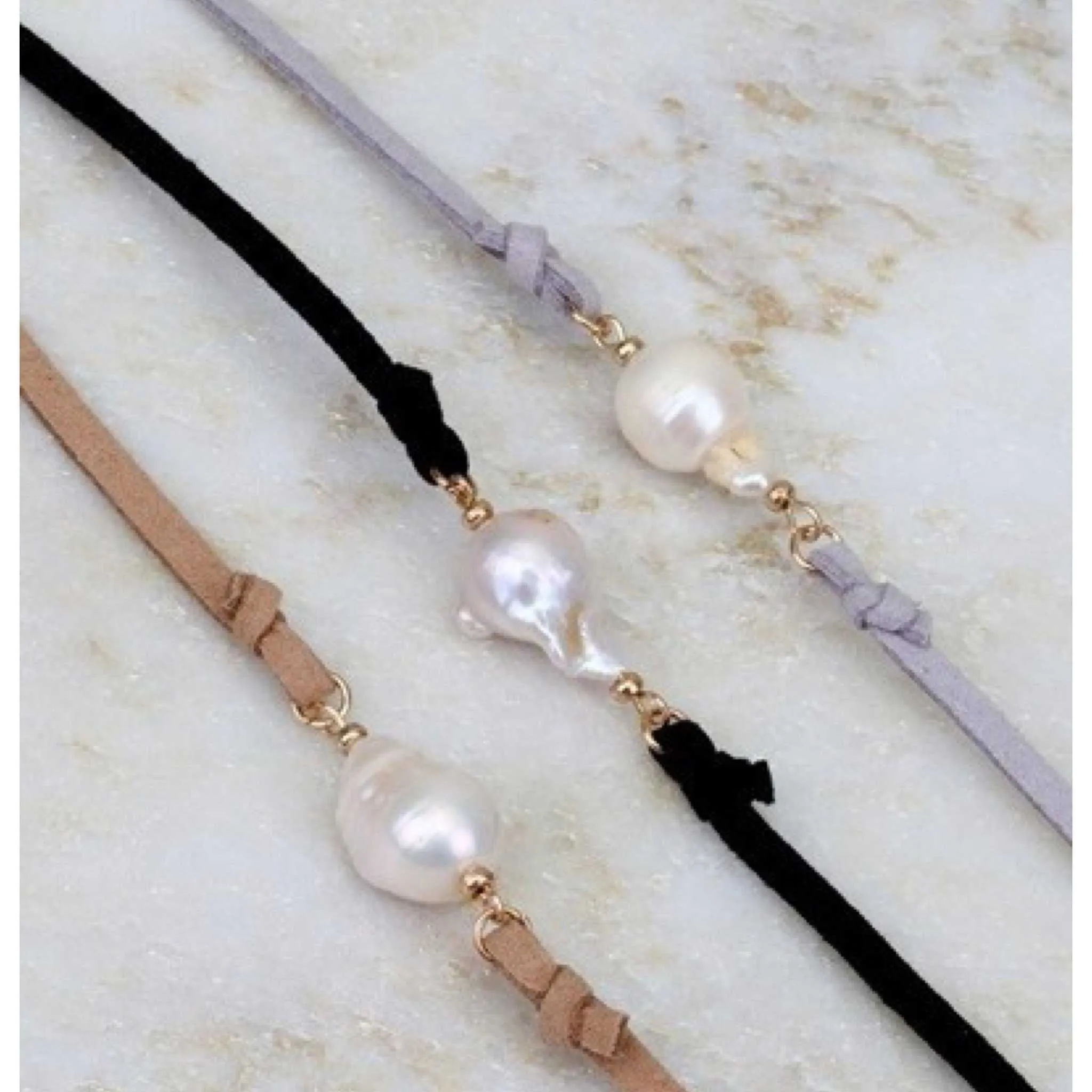 Boho  Suede strap  Choker with fresh water pearl