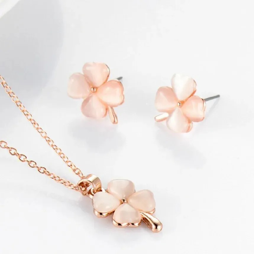 Clover Opal Necklace