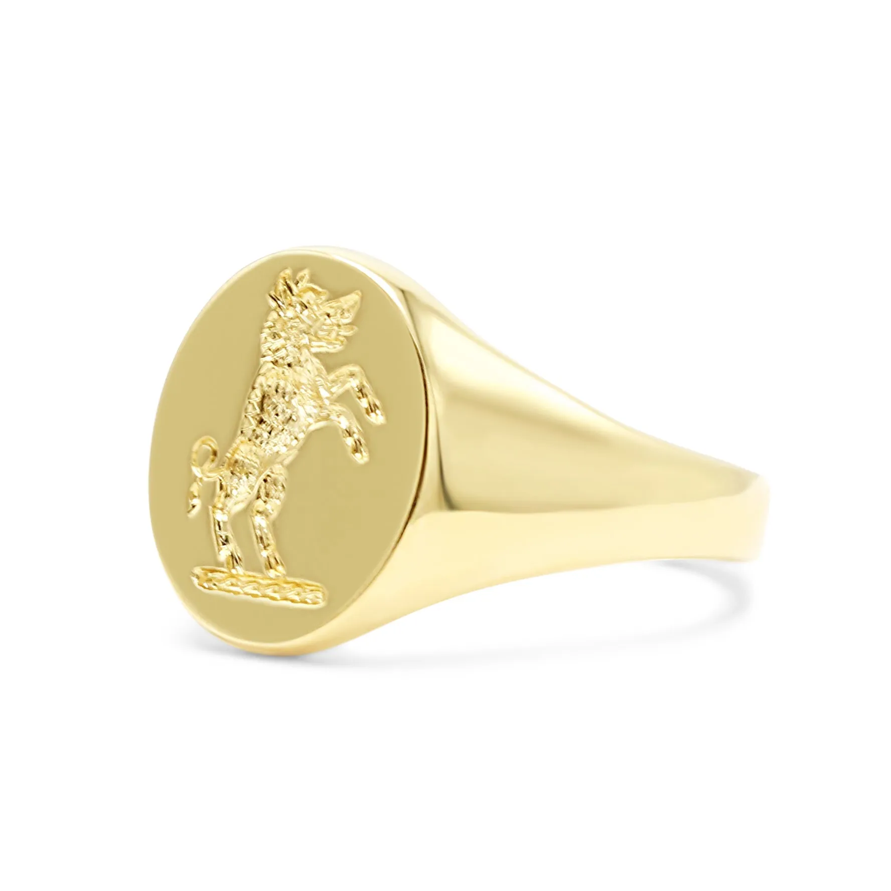 Crest Engraved Oval Signet Ring - 18ct Yellow Gold