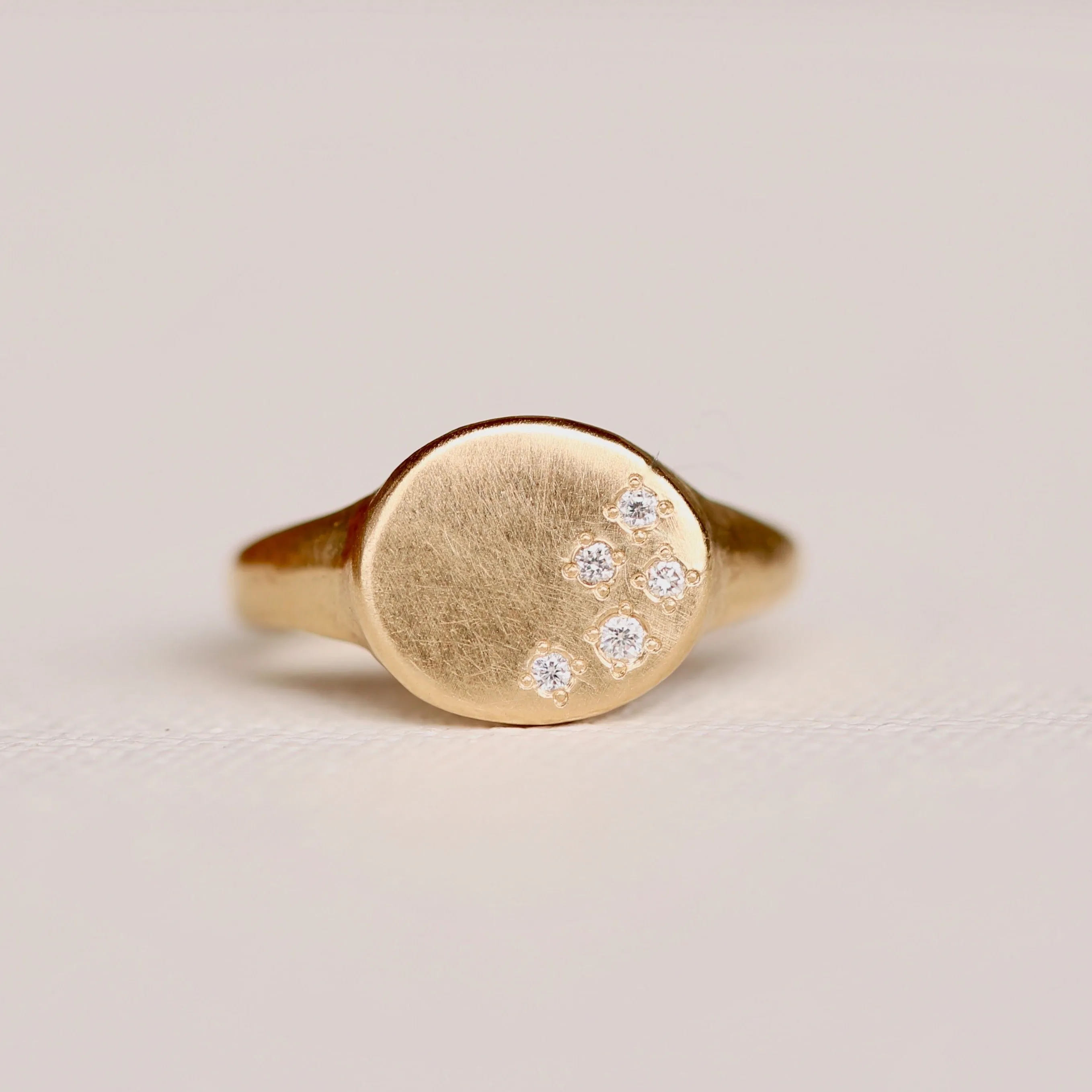 Diamond Scattered Stars Signet