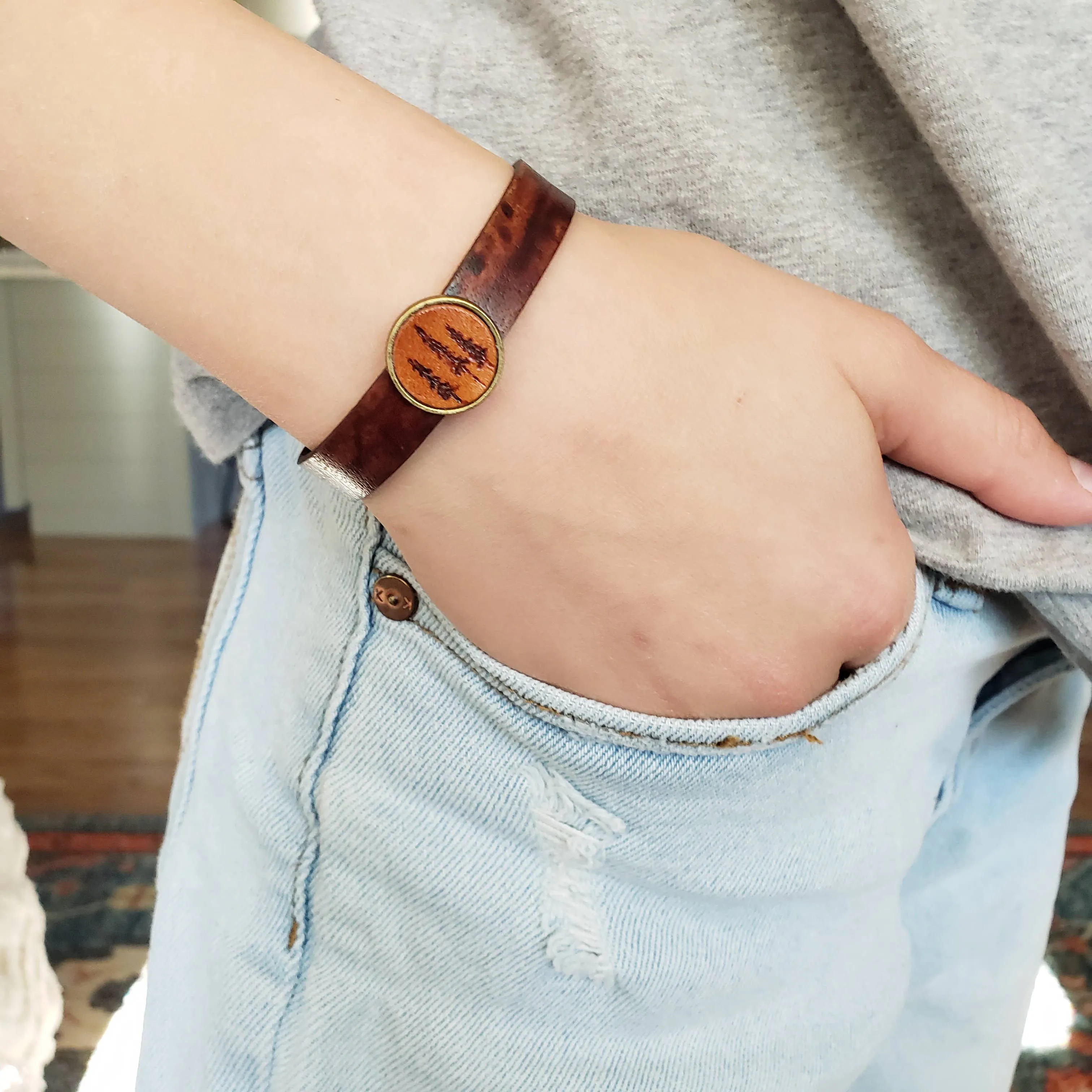 Etched Mini Pine Bracelet: Bronze / Evergreen