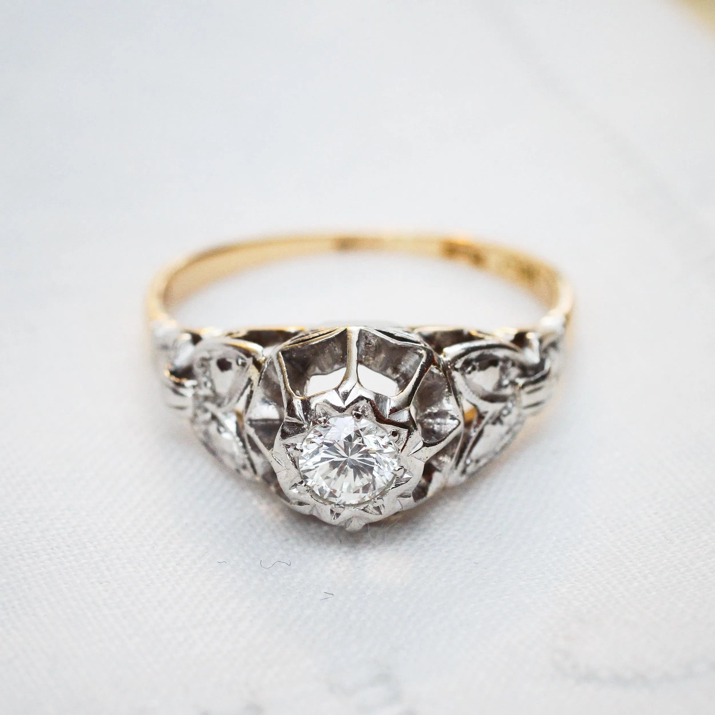 Extravagant Vintage Art Deco Diamond Engagement Ring