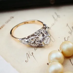 Extravagant Vintage Art Deco Diamond Engagement Ring