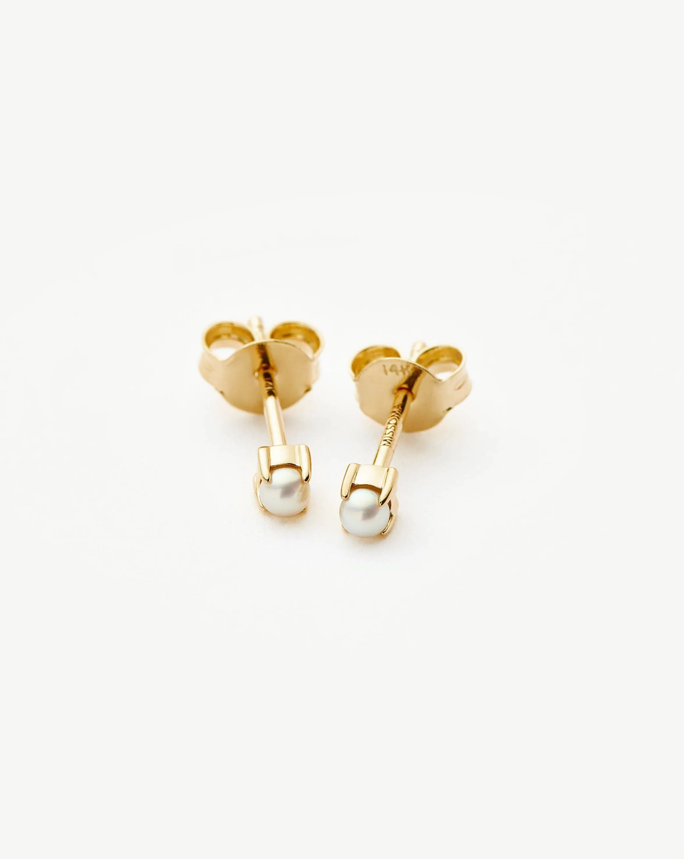 Fine Pearl Stud Earrings | 14k Solid Gold/Pearl