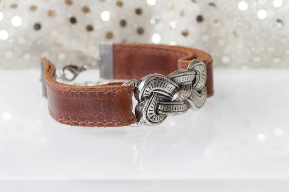 MEN LEATHER BRACELET