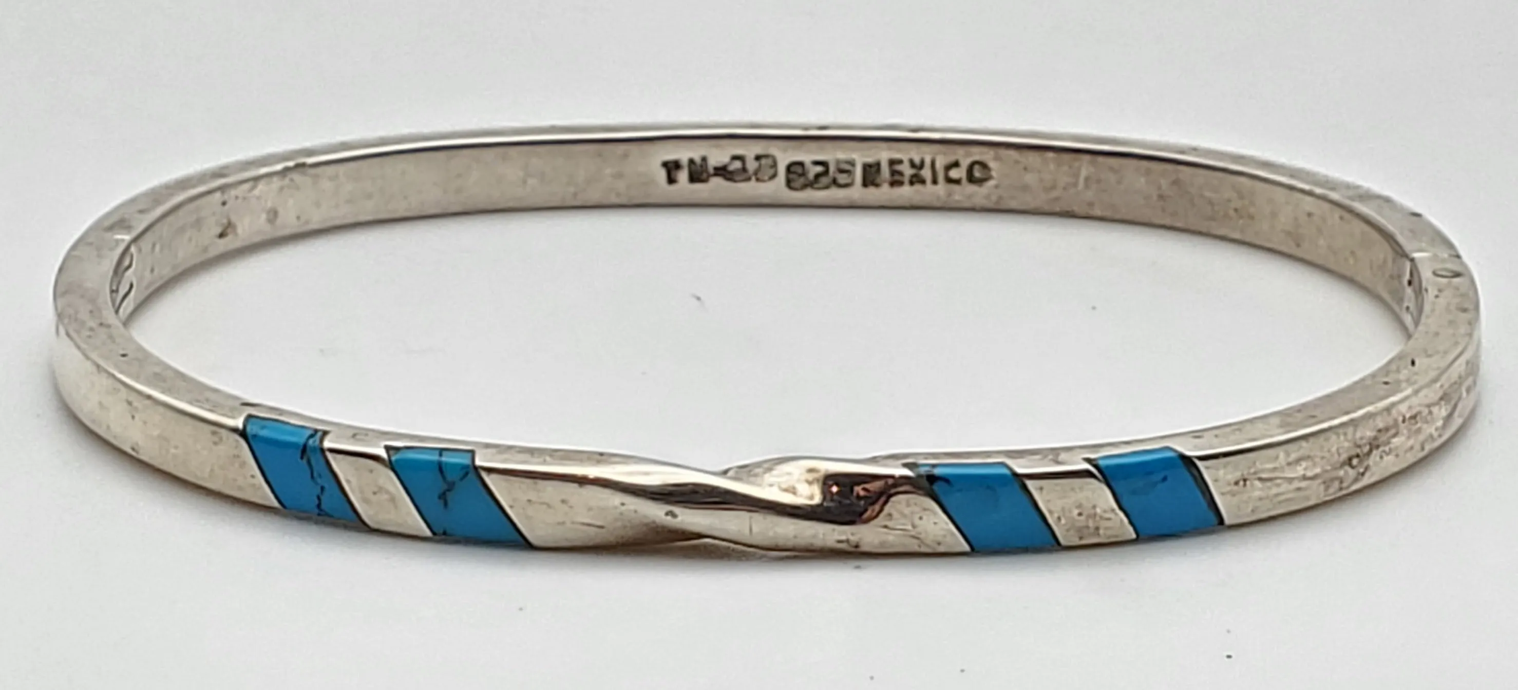 Vintage Inlaid Turquoise Hinged Sterling Silver Bangle Bracelet